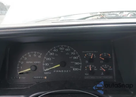 1998 Chevrolet C1500 Fleetside z USA, uszkodzony, nr VIN 2GCEC19R8W1227261